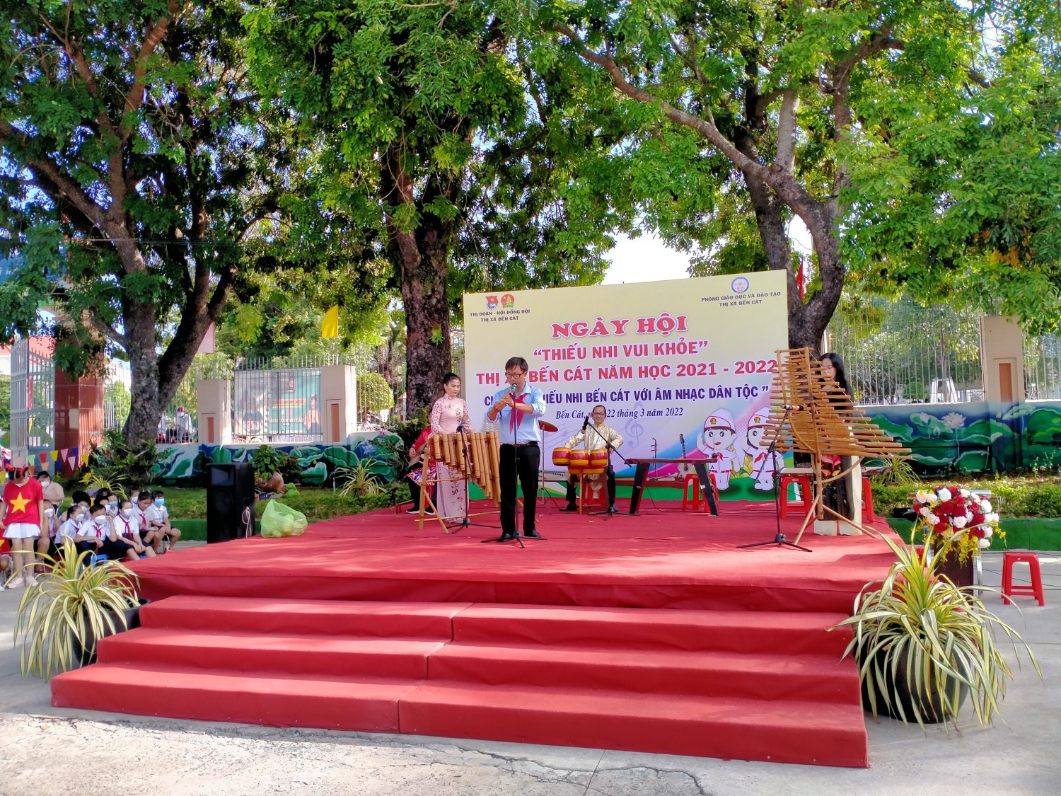 Ngày hội " Thiếu nhi Bến Cát với âm nhạc dân tộc" -Tổ chức tại TH Trần Quốc Tuấn