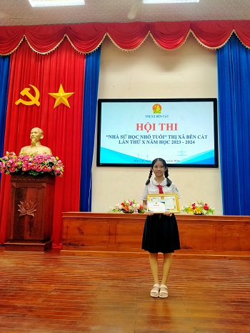 Nguyễn Hà My - Giải nhất HT - Nhà sử học NT cấp thị Xã